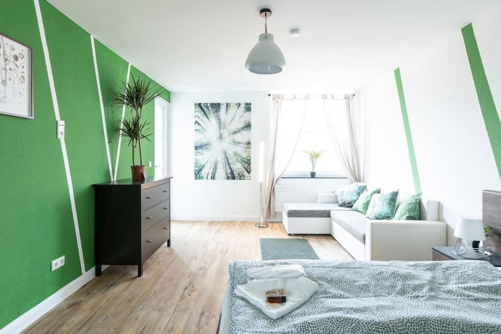 Nature Inspiration Apartment With Balcony & Grill Bbq In Duisburg Mitte Central Station 10 Mins & Big Tv With Photo Lights Εξωτερικό φωτογραφία